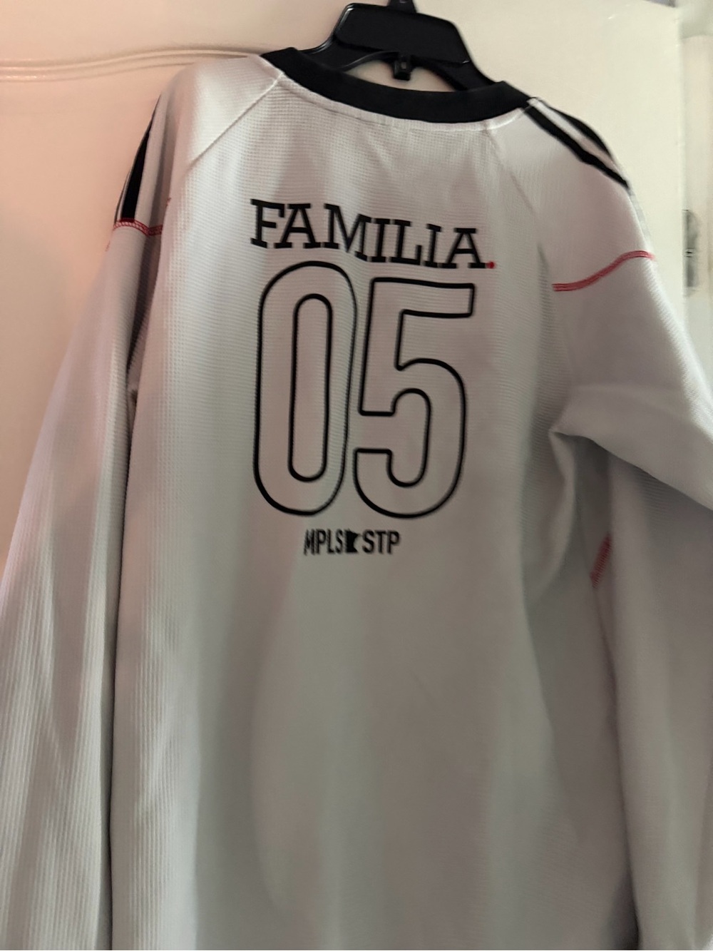 Adidas MNUFC X FAMILIA LONG SLEEVE JERSEY - Picture 4 of 5